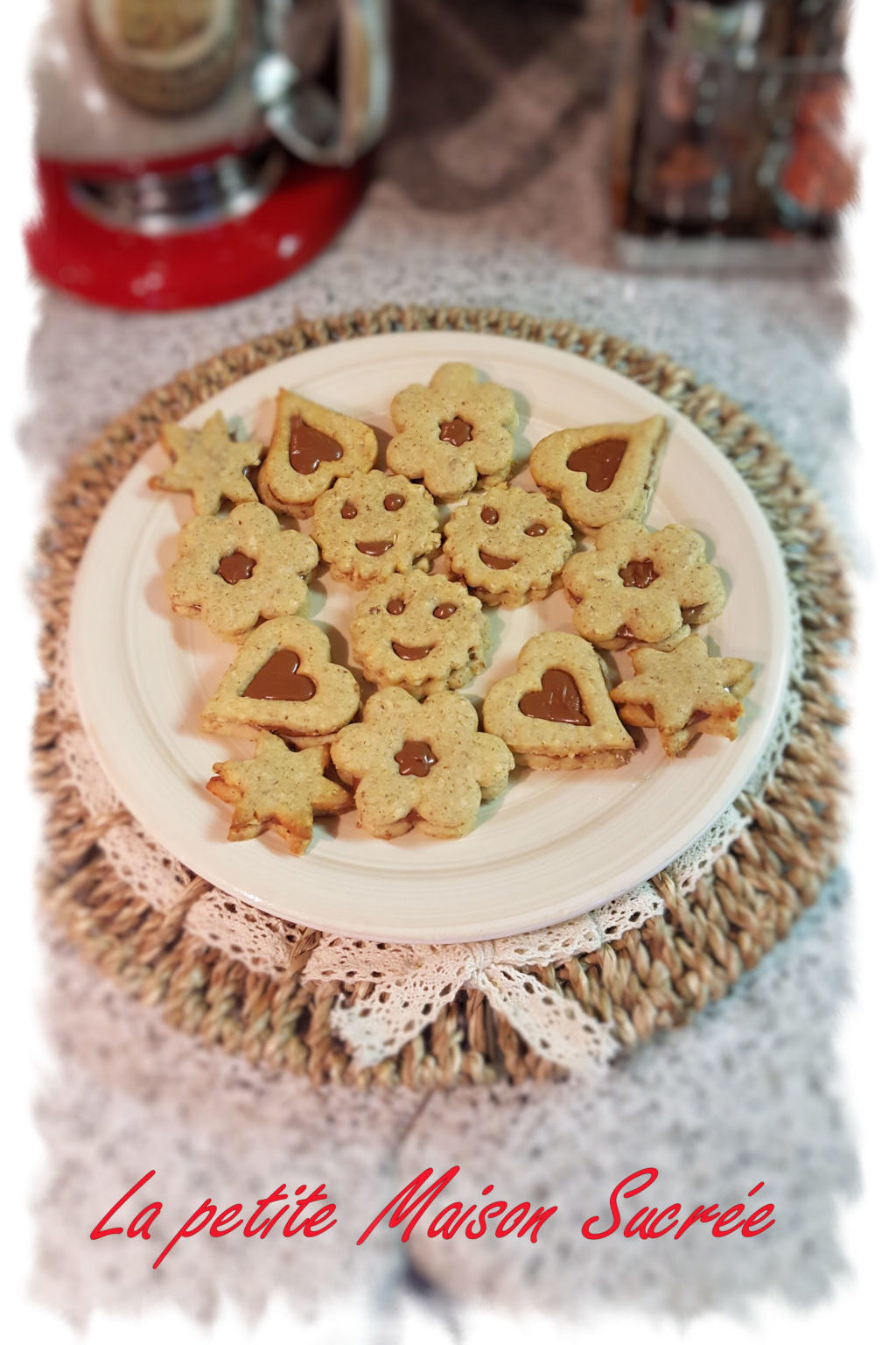 Biscotti alla frolla di nocciole con grano saraceno e pezzi di mandorla